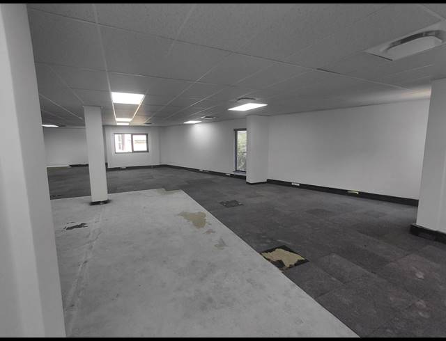 722M² OFFICE TO LET IN MIDRIDGE PARK